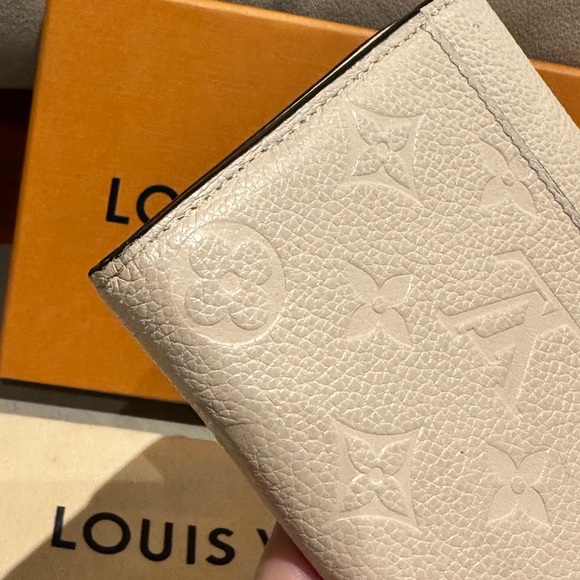 Beautiful Authentic Louis Vuitton Ivory Empreinte Sarah Long Wallet - Picture 11 of 12